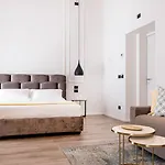 Casa de hóspedes By The First - Luxury & 3*