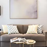 Casa de hóspedes By The First - Luxury & 3*