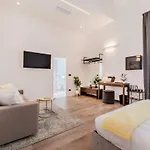 Casa de hóspedes By The First - Luxury & 3*