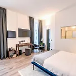 By The First - Luxury & Casa de hóspedes La Spezia