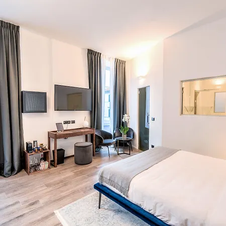 By The First - Luxury & Affittacamere La Spezia