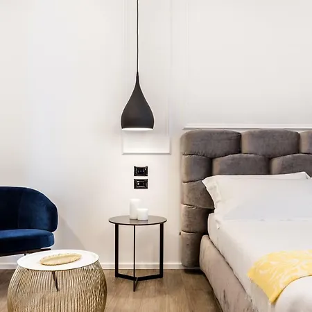 By The First - Luxury & Guest house La Spezia