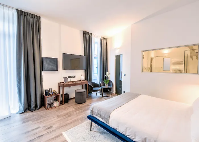 By The First - Luxury & Affittacamere La Spezia