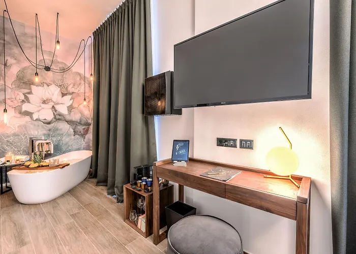 Affittacamere By The First - Luxury & La Spezia