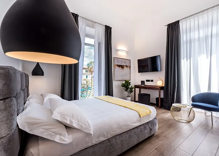Guest house By The First - Luxury & La Spezia