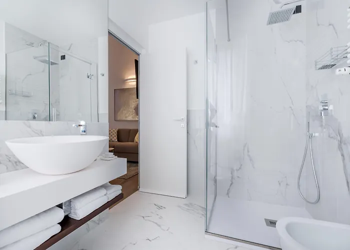 By The First - Luxury & Guest house La Spezia