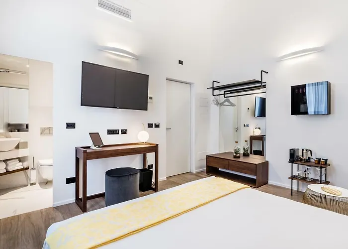 Guest house By The First - Luxury & La Spezia