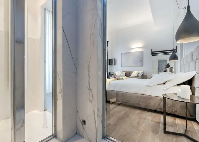 By The First - Luxury & Guest house La Spezia