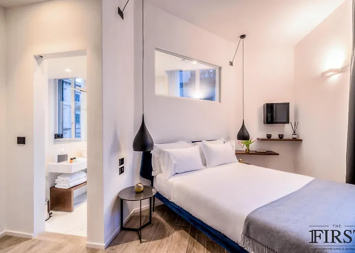 By The First - Luxury & Guest house La Spezia