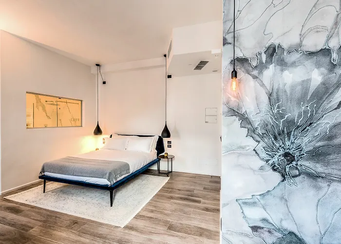 By The First - Luxury & Guest house La Spezia