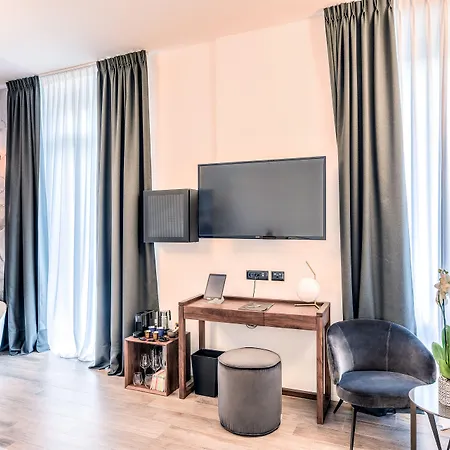 게스트하우스 By The First - Luxury &