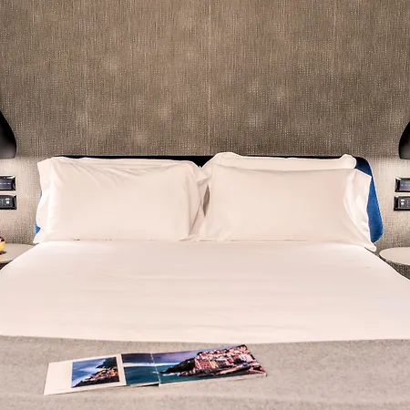 By The First - Luxury & Pensionat La Spezia
