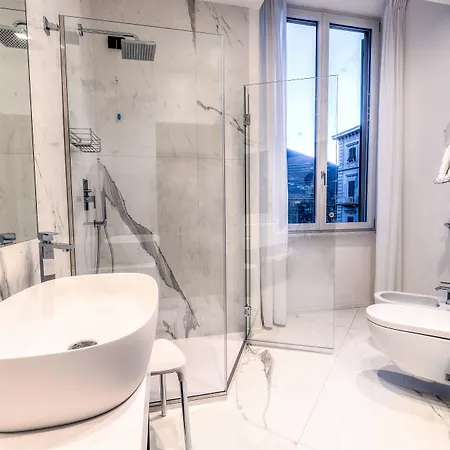 By The First - Luxury & ゲストハウス ラ・スペツィア