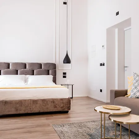 게스트하우스 By The First - Luxury & 3*