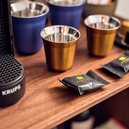 ゲストハウス By The First - Luxury & 3*