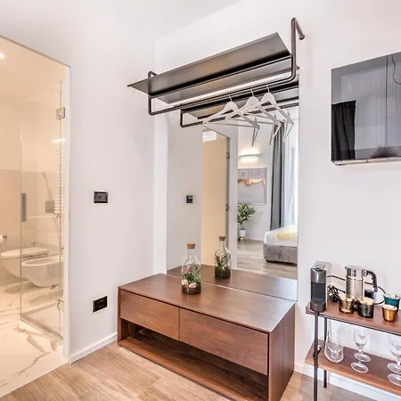 By The First - Luxury & ラ・スペツィア