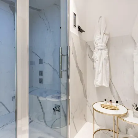 By The First - Luxury & Gæstehus 3*