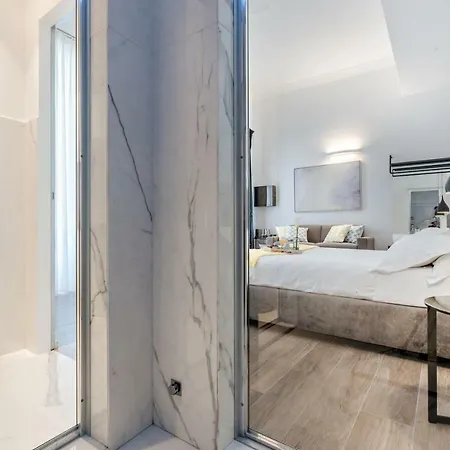 By The First - Luxury & ゲストハウス ラ・スペツィア