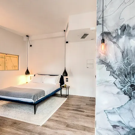 By The First - Luxury & Pensionat La Spezia